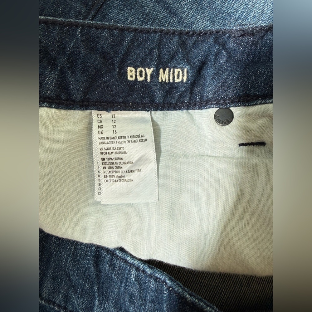 American Eagle Boy Mini Shorts - Picture 4 of 5
